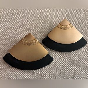 Laurel Burch Unsigned Fan Earrings Matte Stud Gold Black Modernist 1980s Vintage